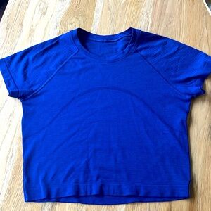 Women’s Lululemon Swiftly Tech Cropped Short Sleeved Shirt 2.0 size 8.